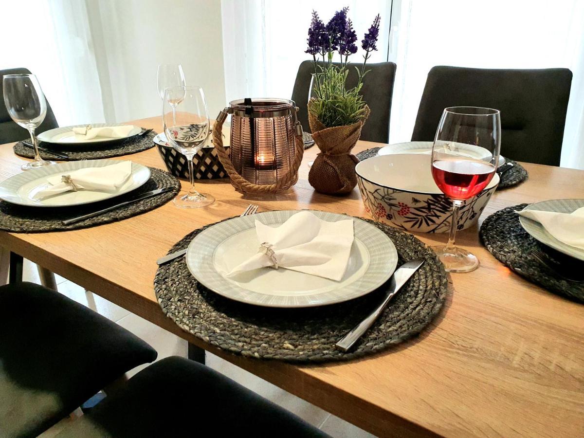 Onar Luxury Apartment Néa Péramos Dış mekan fotoğraf