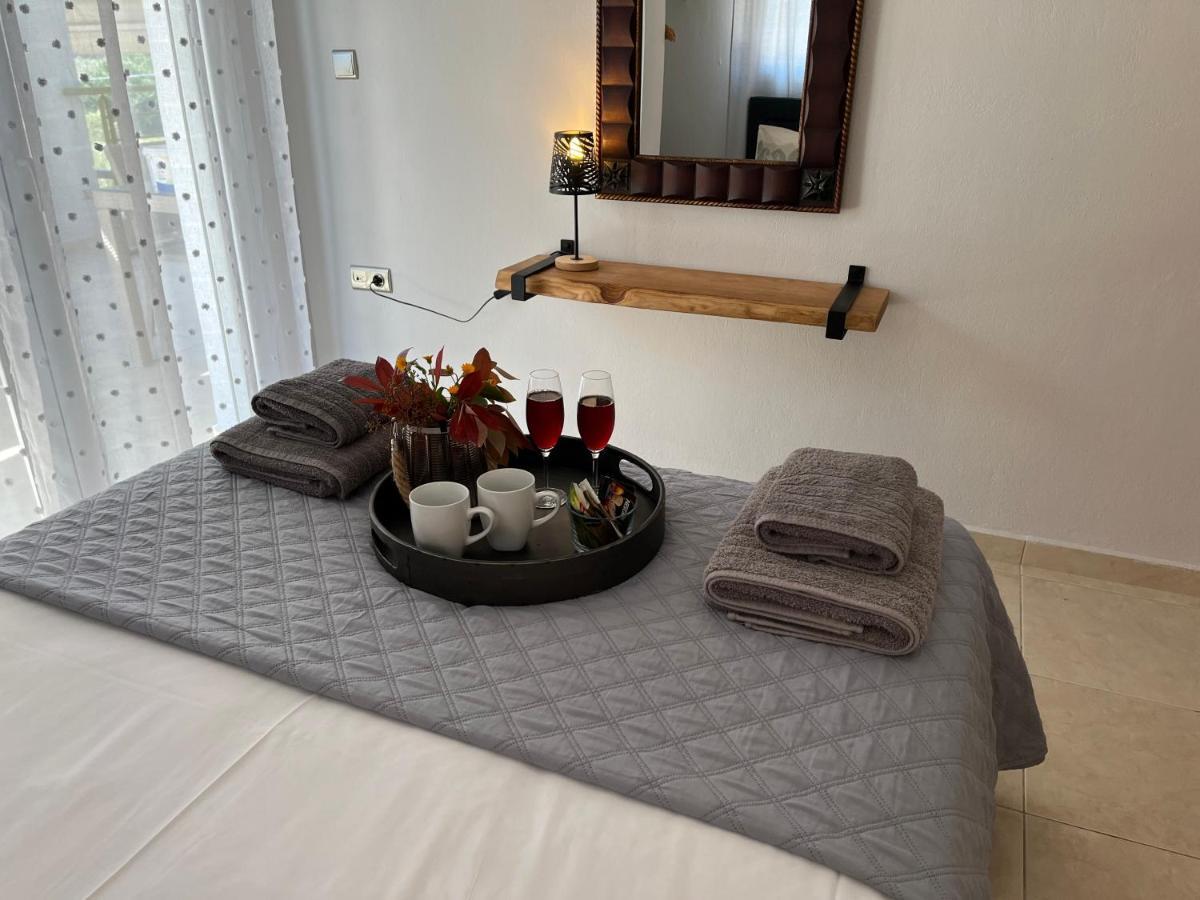 Onar Luxury Apartment Néa Péramos Dış mekan fotoğraf