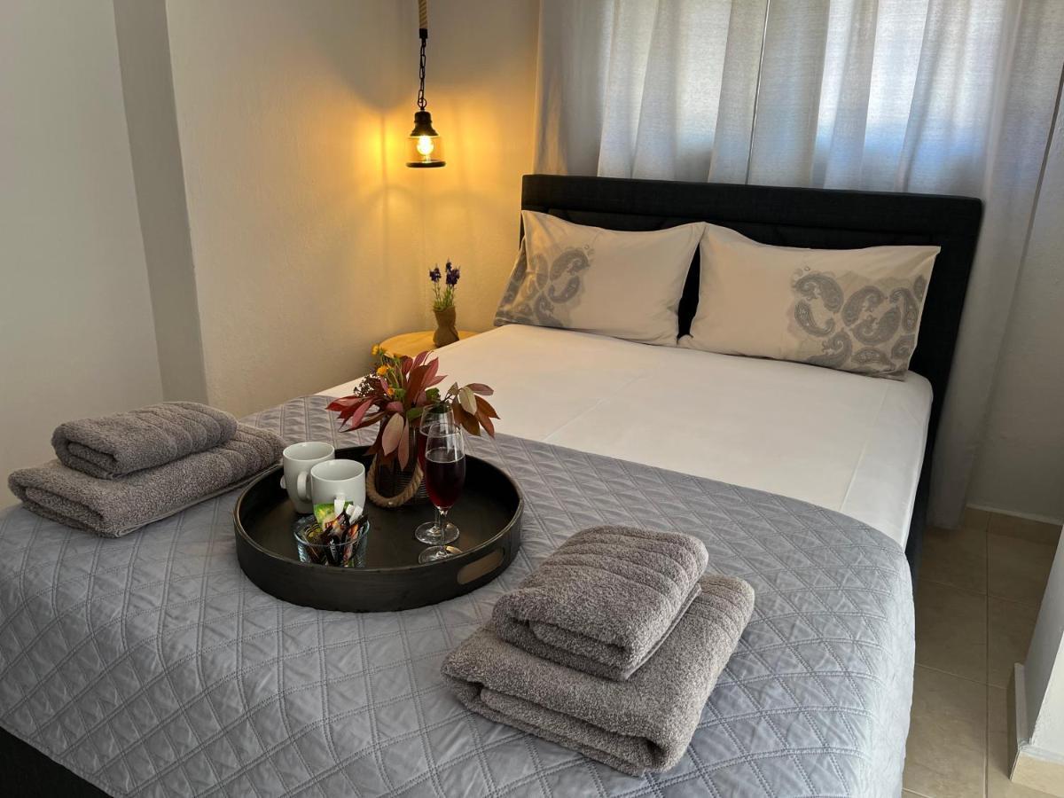 Onar Luxury Apartment Néa Péramos Dış mekan fotoğraf